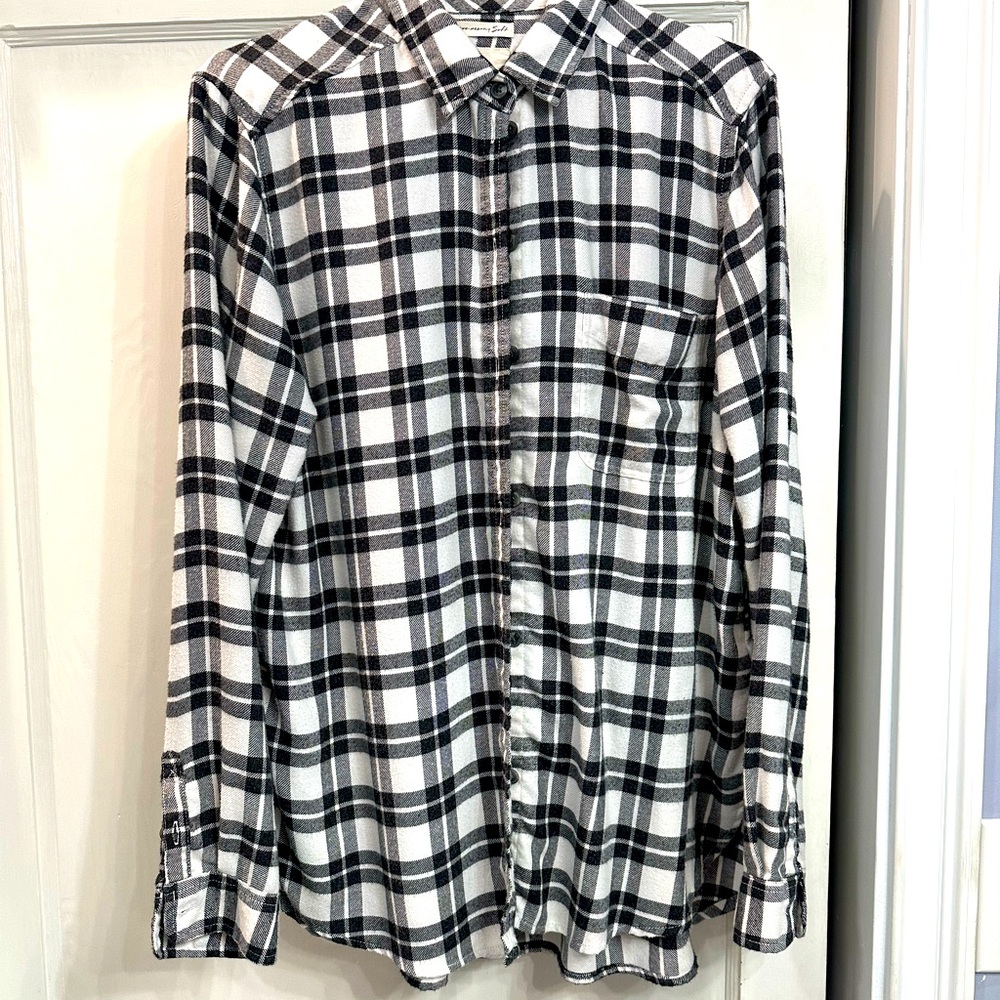 American Eagle Women’s Super Soft Flannel Boyfriend Style Shirt size L
